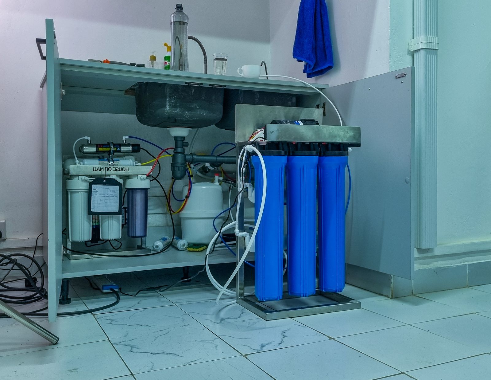 Undersink RO, neatly installed